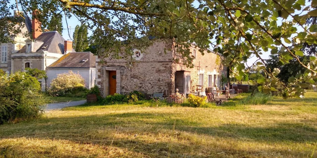 Loge & Broc Bed & Breakfast La Possonniere Exterior photo